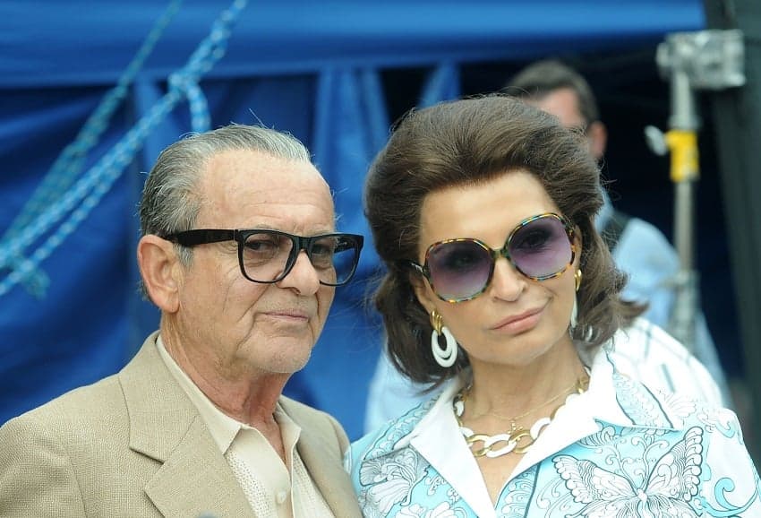 pesci-narducci-getty Joe Pesci and actress Kathrine Narducci