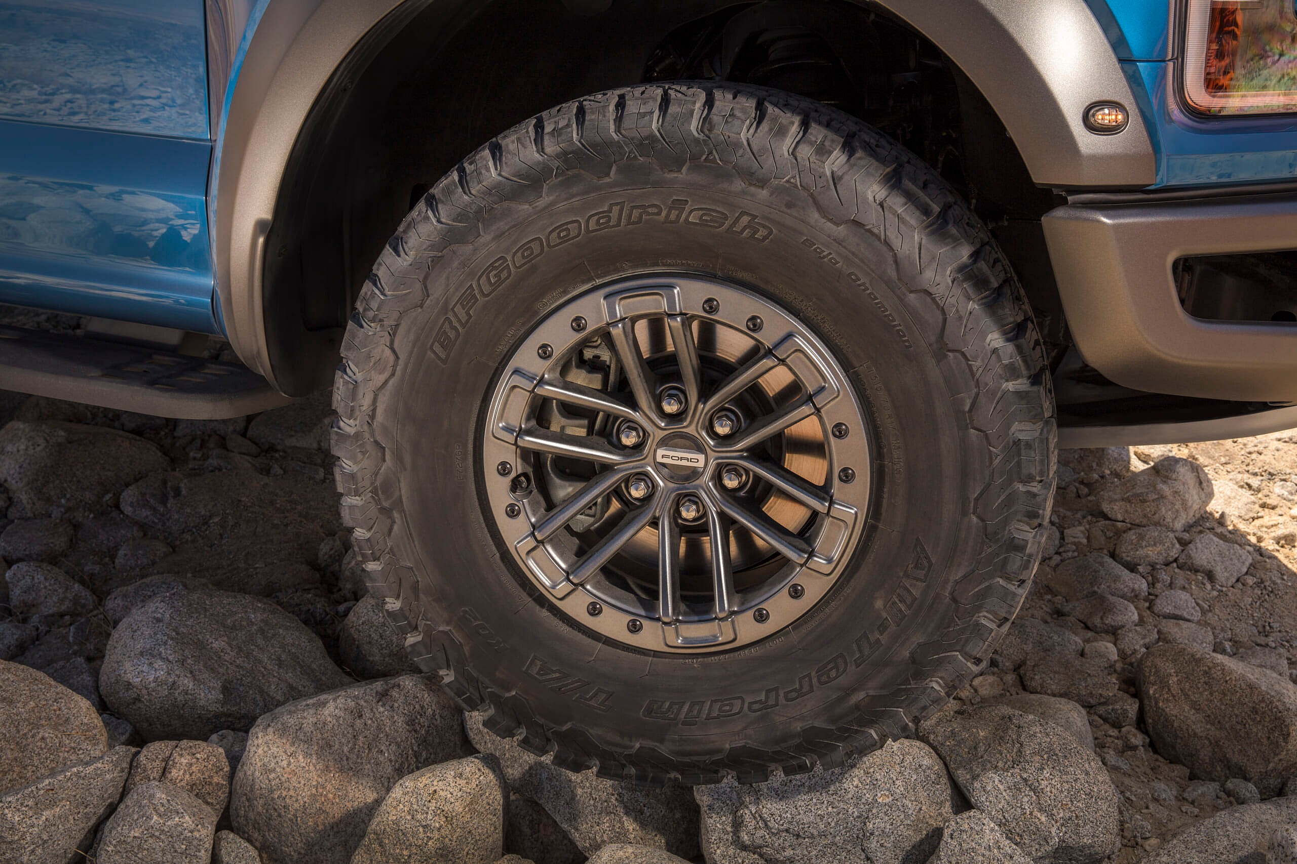 2019 Ford Raptor6