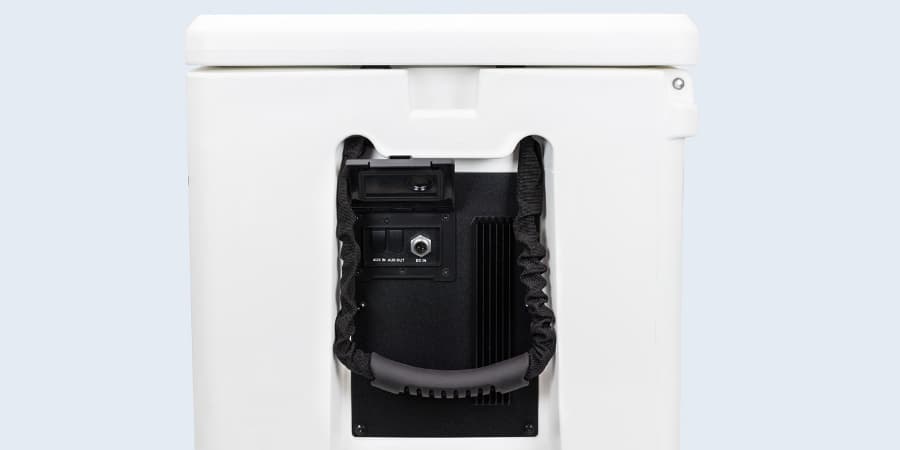 With no battery, it needs to be powered by an external 12-volt source (Photo: Alpine Electronics of America)