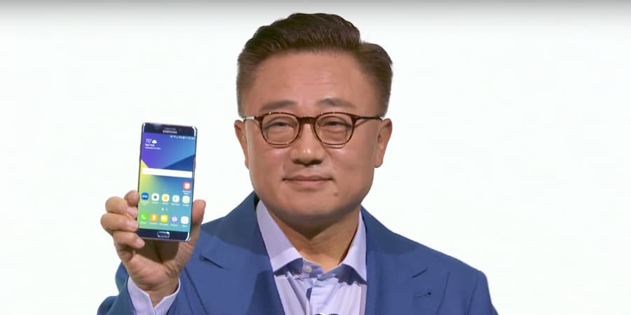 Samsung Galaxy Note7 unpacked event - DJ Koh.jpg D.J. Koh displays Samsung's Galaxy Note7 smartphone (Photo: Samsung Electronics/YouTube)