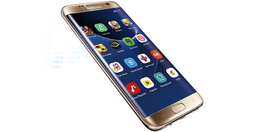 iPhone 8 rumors - curved OLED screen Dec 2016 - Galaxy S7 Edge.jpg Producing the successful Galaxy S7 Edge, Samsung is Apple's strongest competitor and ally (Photo: Samsung)