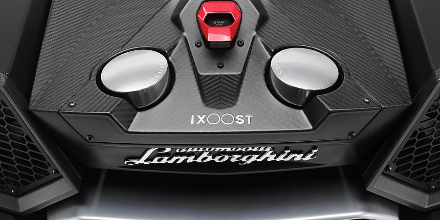 iXoost EsaVox Lamborghini exhaust Bluetooth speaker - start switch.jpg What other buttons could you possibly need? (Photo: iXoost)