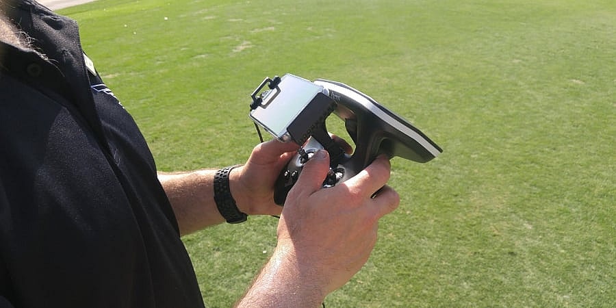 Parrot Disco fixed wing drone - Skycontroller 2.jpg The included Skycontroller 2 unit (Photo: Scott Tharler)