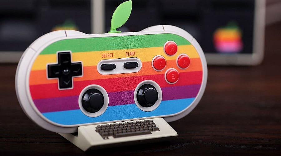 8Bitdo AP40 Apple retro wireless gamging controller - with computer.jpg It even has its own little Apple IIc stand (Photo: 8Bitdo Tech)