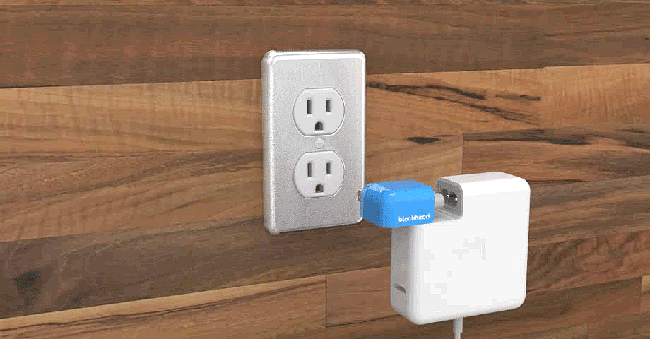 Ten One Design Blockhead MacBook charger accessory - 1.gif Just connect the Blockhead to your adapter and plug 'em in