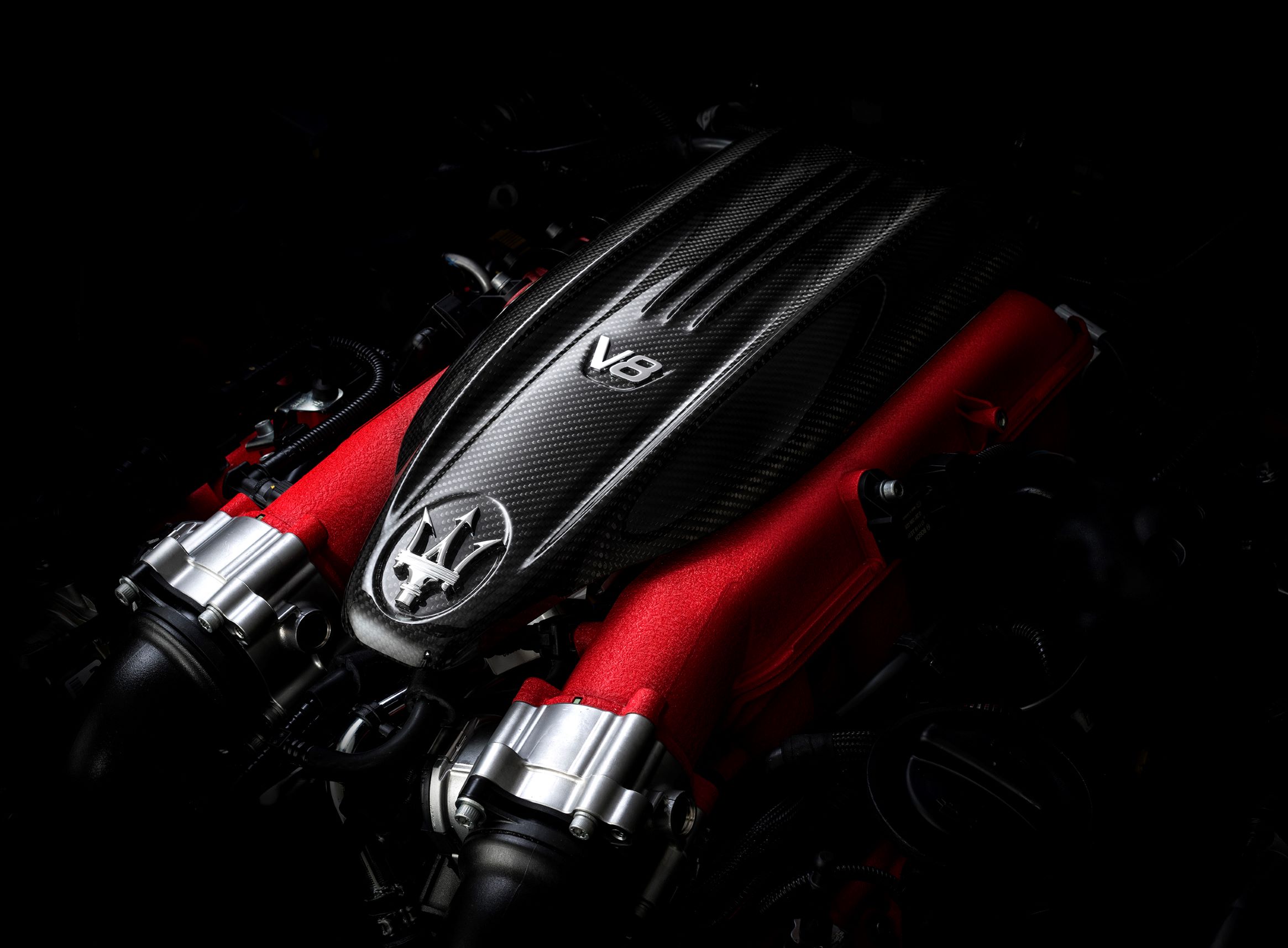 16744-MaseratiTrofeoengine