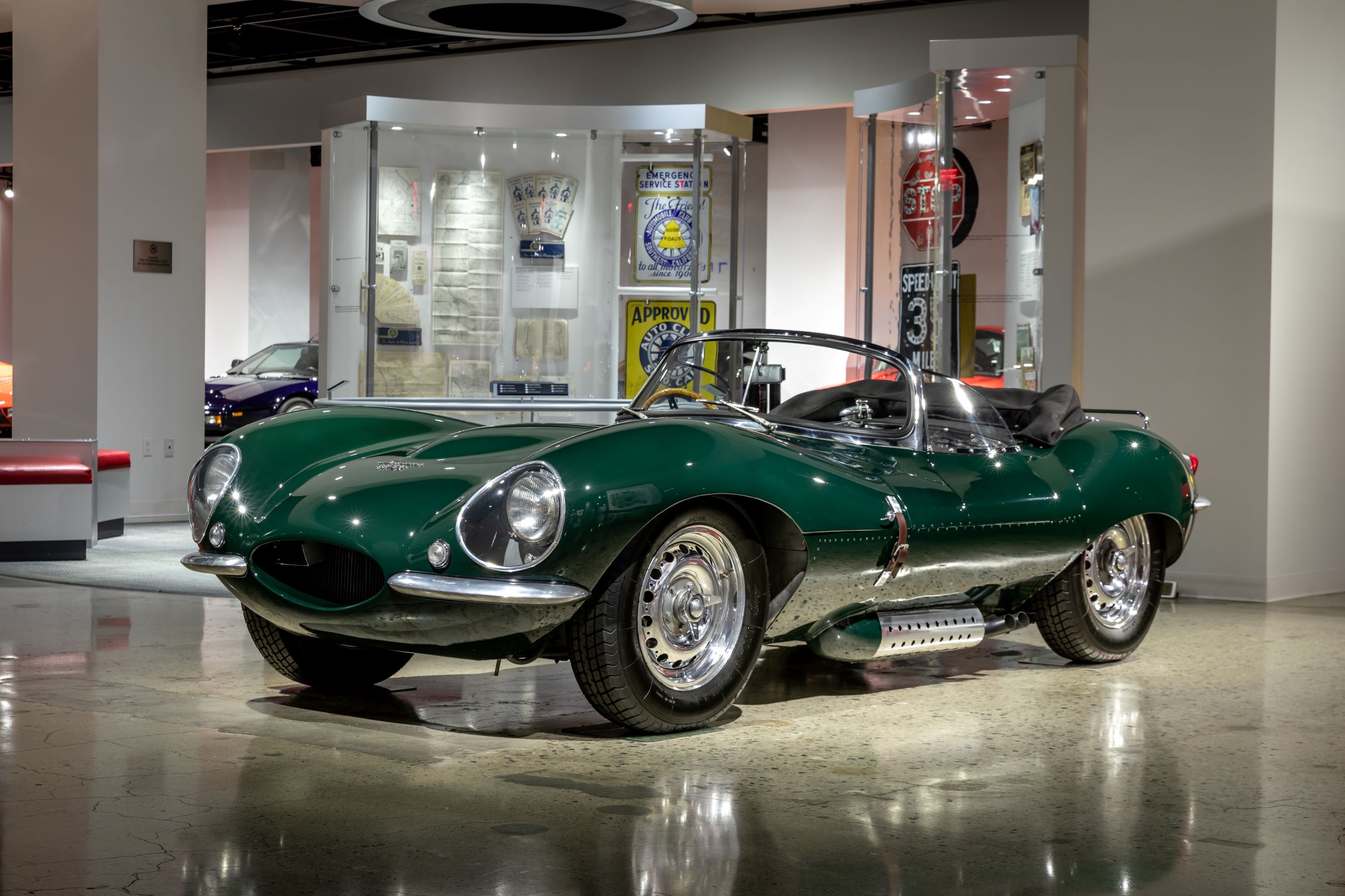 1956 Jaguar XKSS (2)