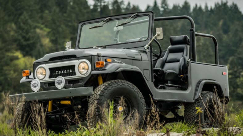 1971 Toyota Land Cruiser FJ40 Promo