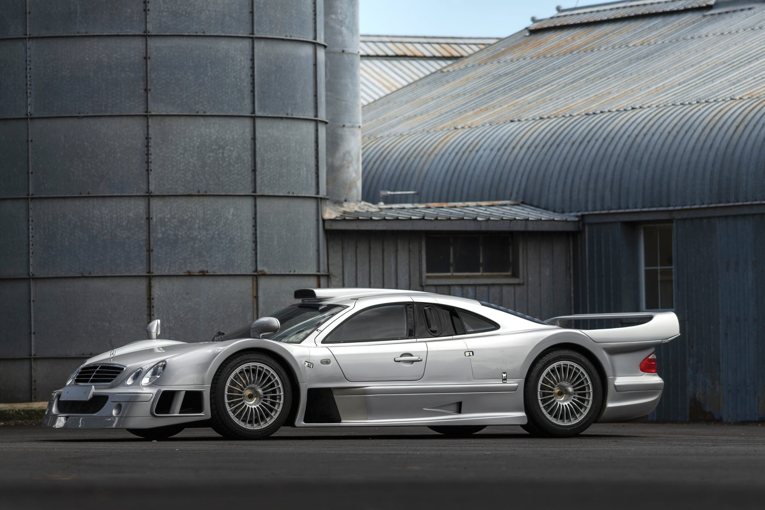 1998-Mercedes-Benz-AMG-CLK-GTR_0
