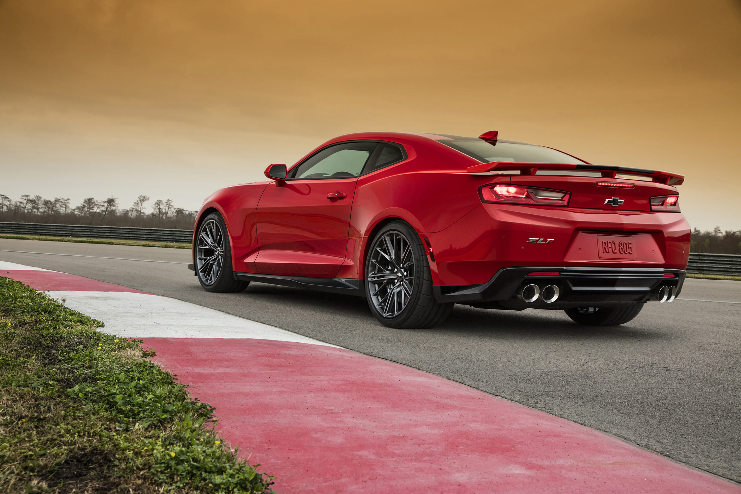 2017-Chevrolet-Camaro-ZL1-019.jpg