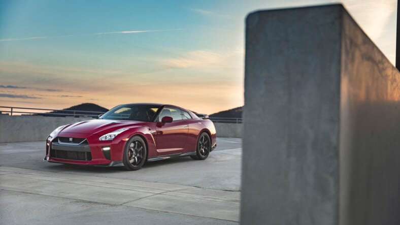 2017_Nissan_GT_R_Track_Edition_09