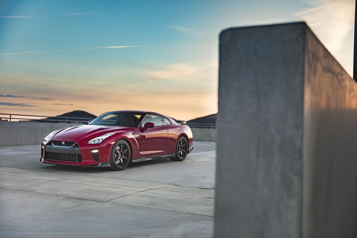 2017_Nissan_GT_R_Track_Edition_09