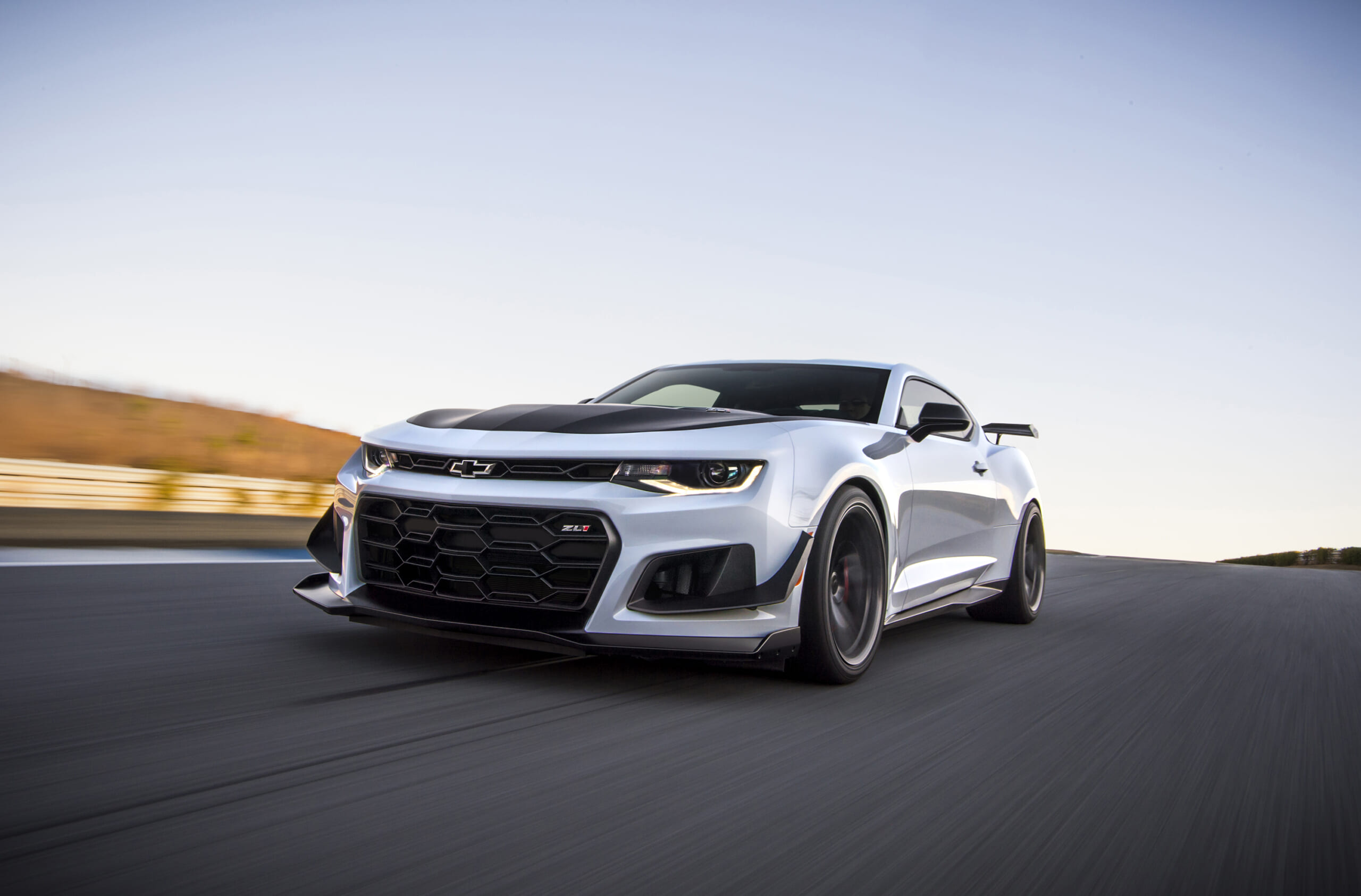 2018-Chevrolet-Camaro-ZL1-1LE-003