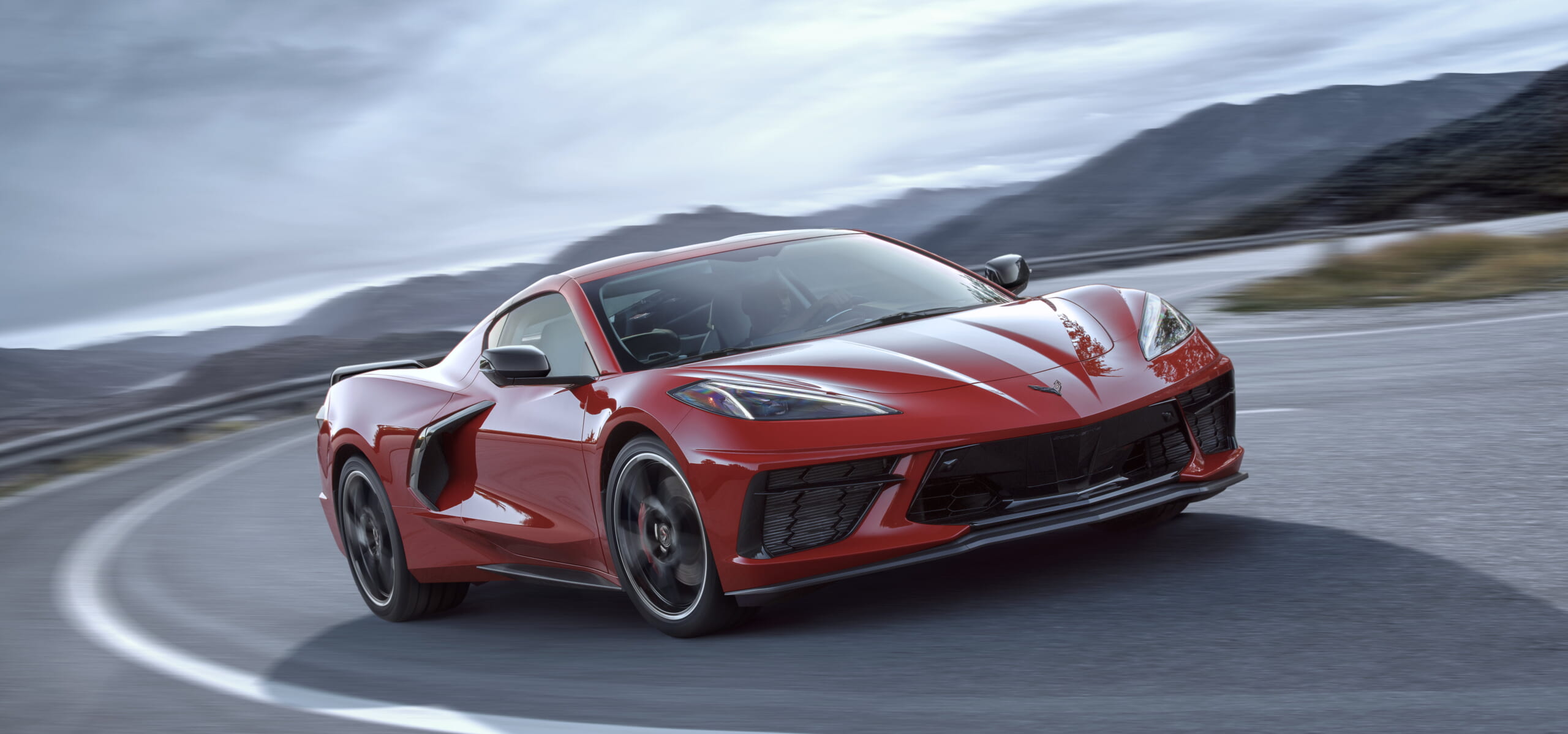 2020-Chevrolet-Corvette-Stingray-004