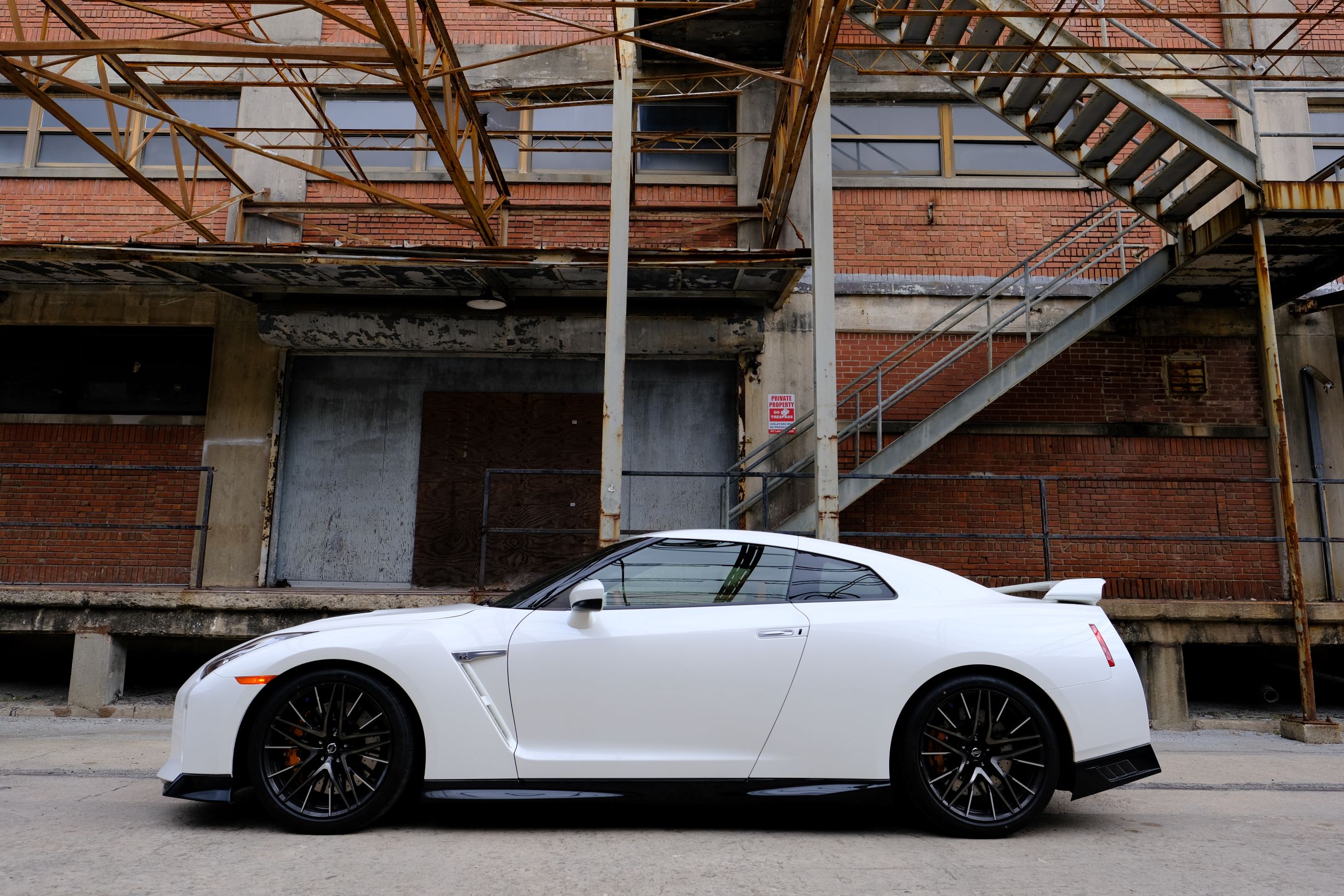 2021 Nissan GT-R (22)