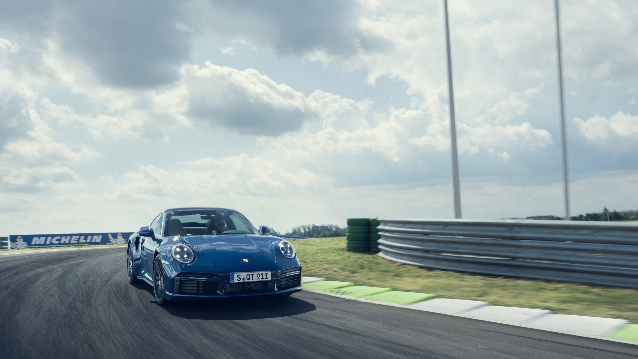 2021 Porsche 911 Turbo (1)