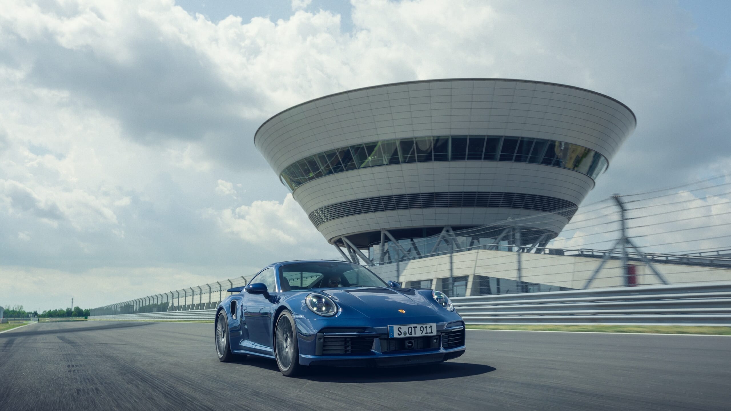 2021 Porsche 911 Turbo (6)