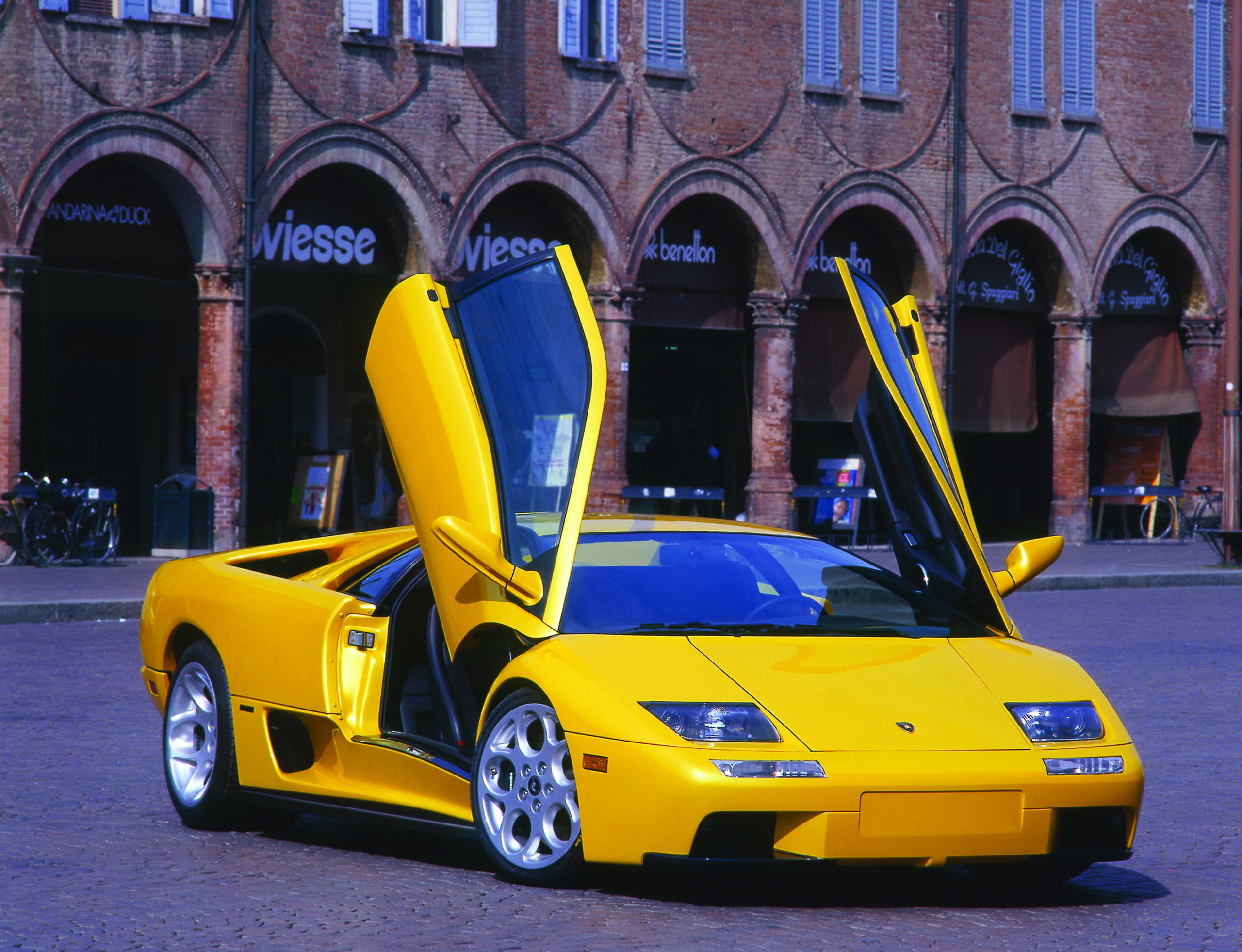 2001 Lamborghini Diablo