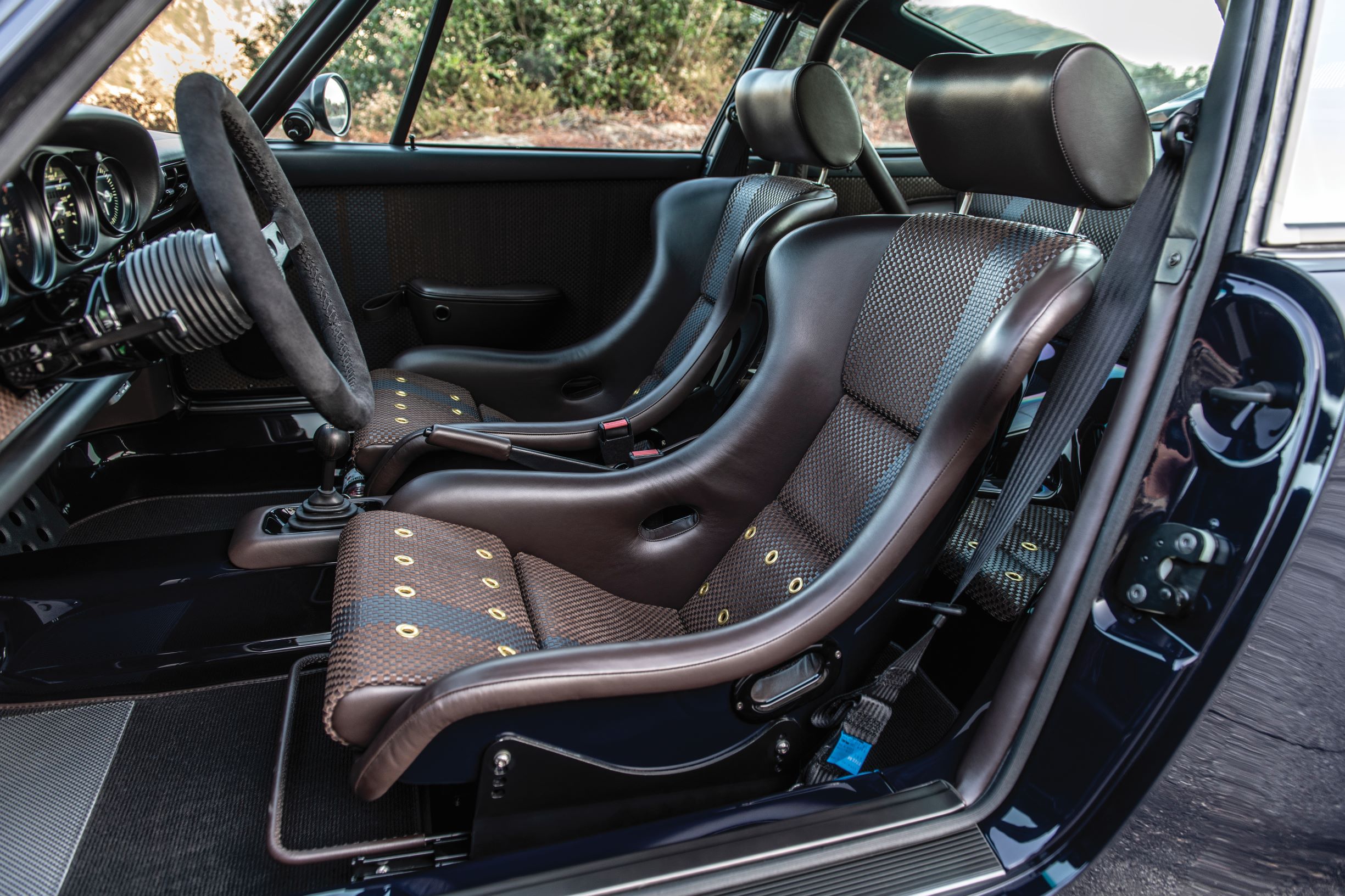 57-singer-911-sine-qua-non