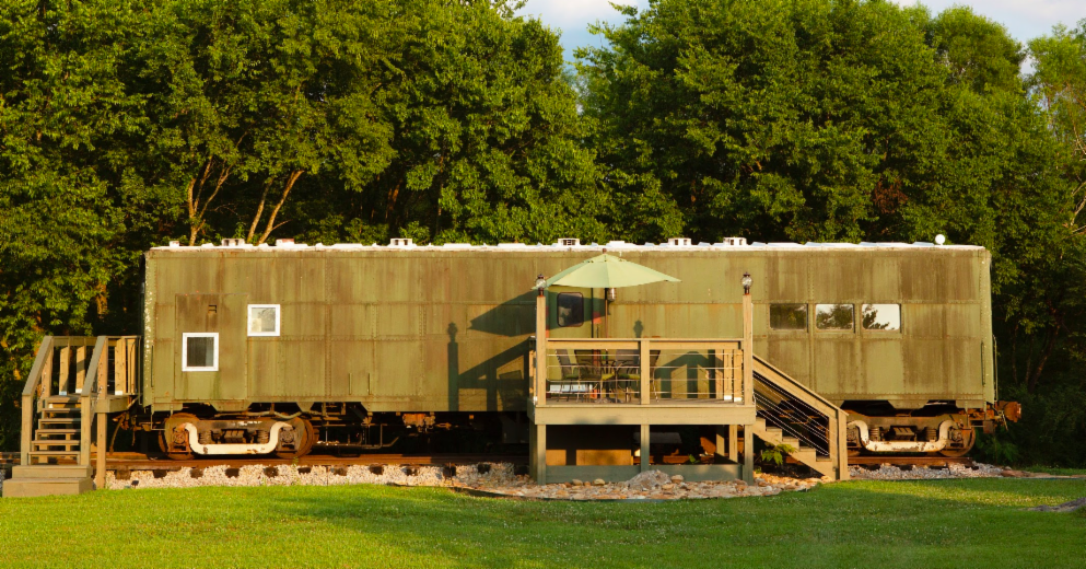 airbnb-wwii-train-promo