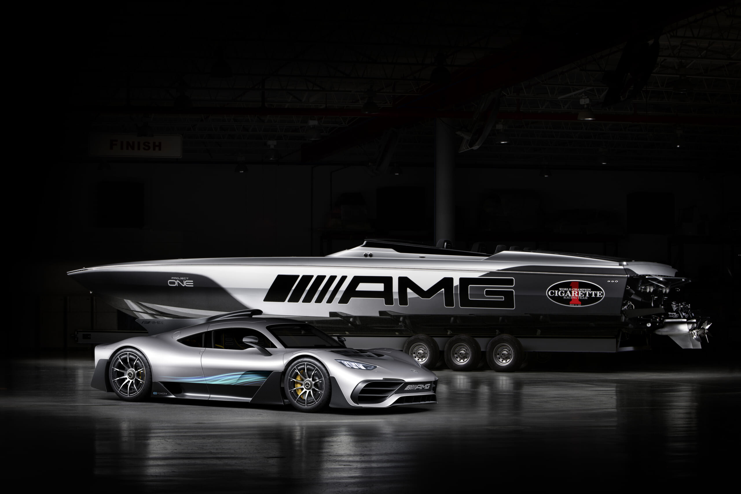 AMG18113_sx005_grp_comp_v003_sc_hr