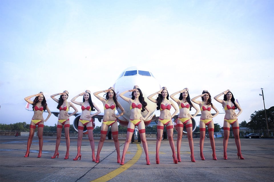 anh-bikini-dan-my-nu-Viet-Jet-Air-5.jpg