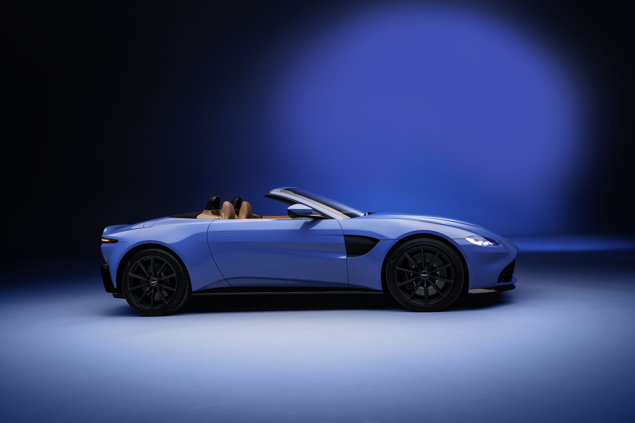 Aston Martin Vantage Roadster (4)