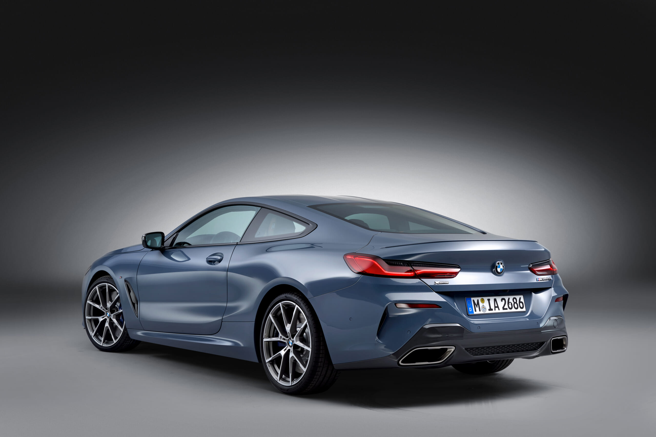 BMW 8-Series6