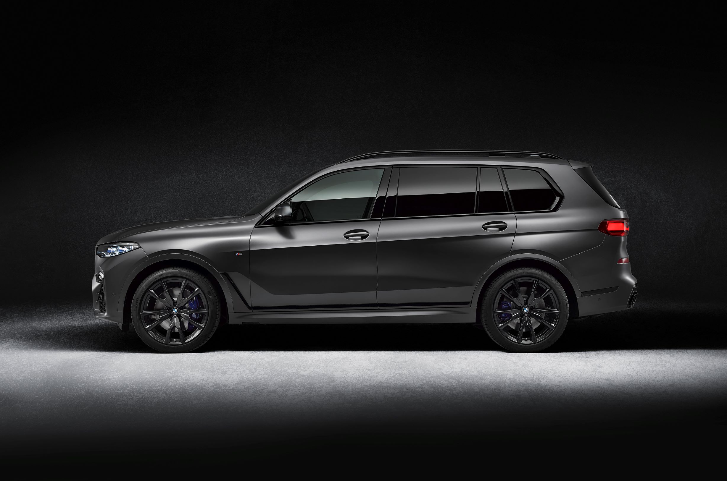 BMW X7 SUV Edition Dark Shadow (1)