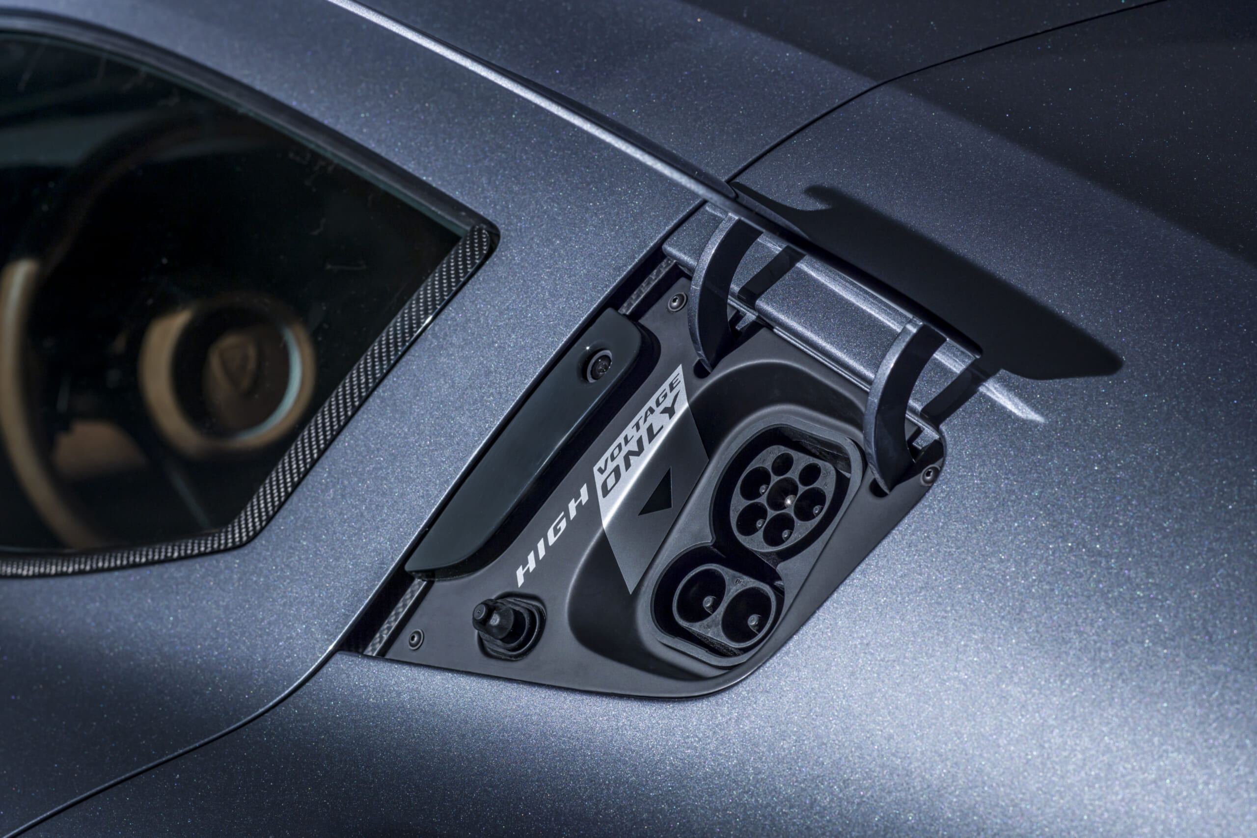 C_TWO_studio_detail_02