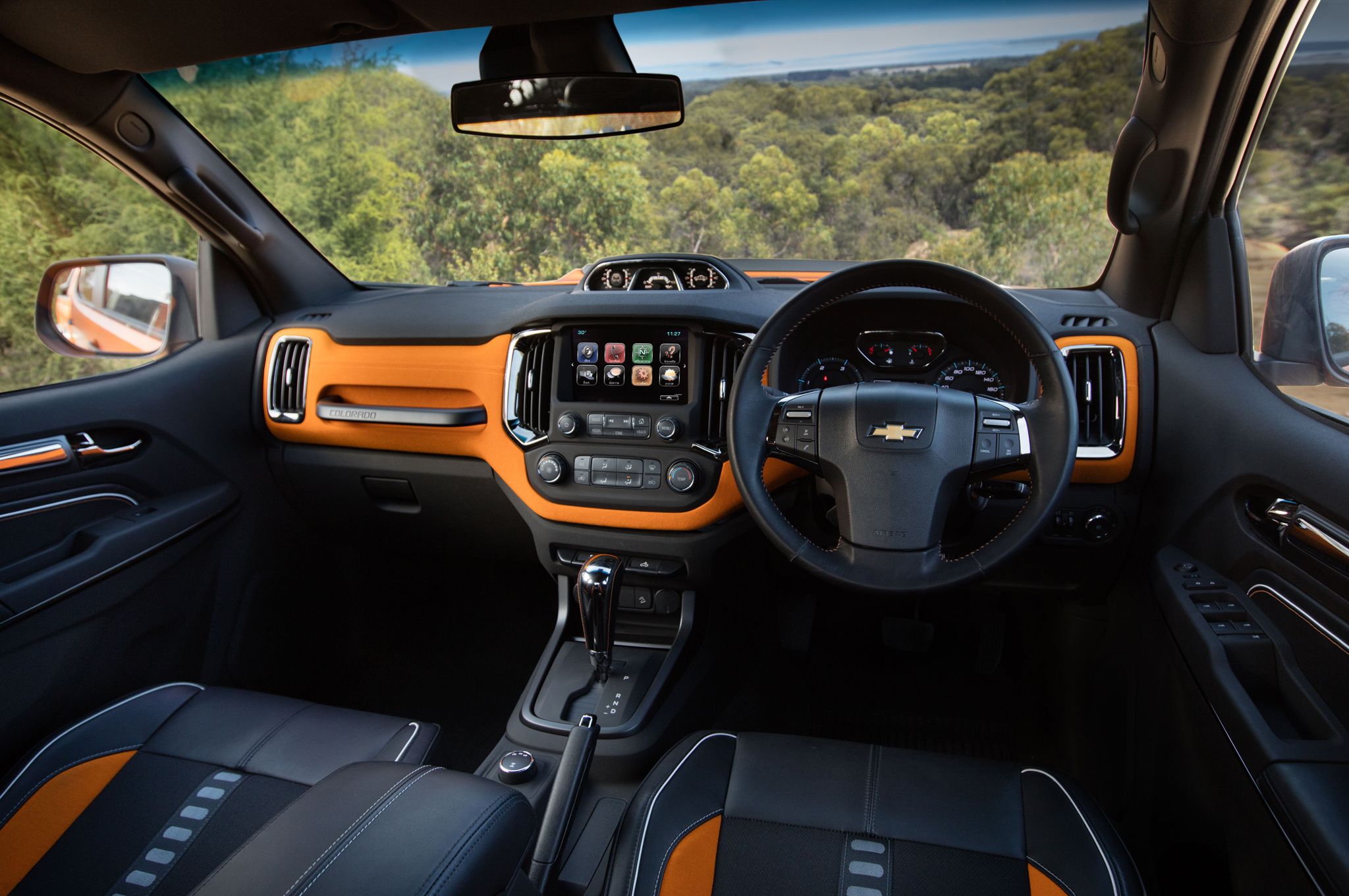 chevrolet-colorado-xtreme-concept-interior.jpg