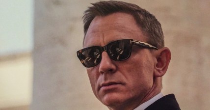 Daniel-Craig-Spectre-Sunglasses-Promo