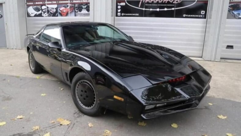 David Hasselhoff KITT Knight Rider Car (2)
