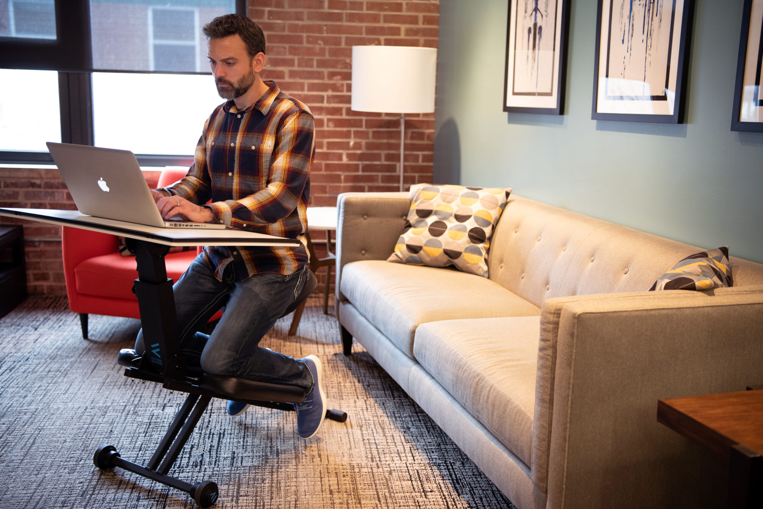 The Edge all-in-one folding desk and chair (Photo: Edge Desk LLC)