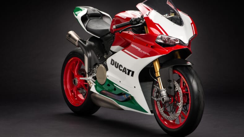 facebook-Linked_Image___6-1299 Panigale R Final Edition 03