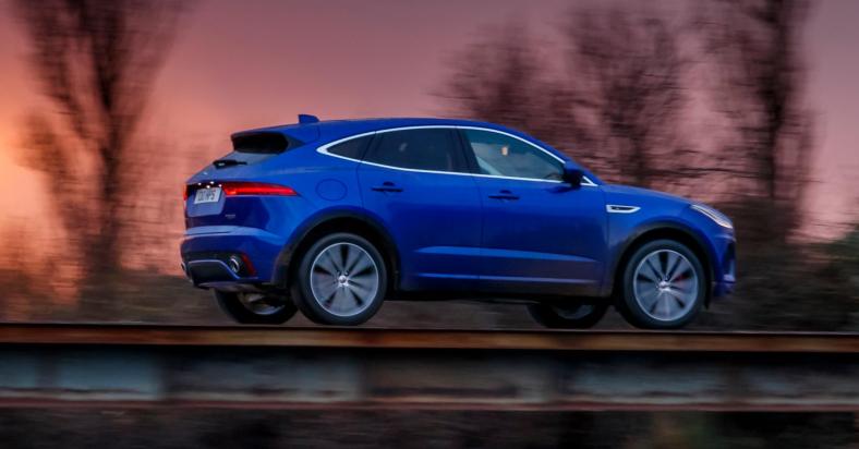 facebook-Linked_Image___E-PACE R-Dynamic P300_CaesiumBlue_090