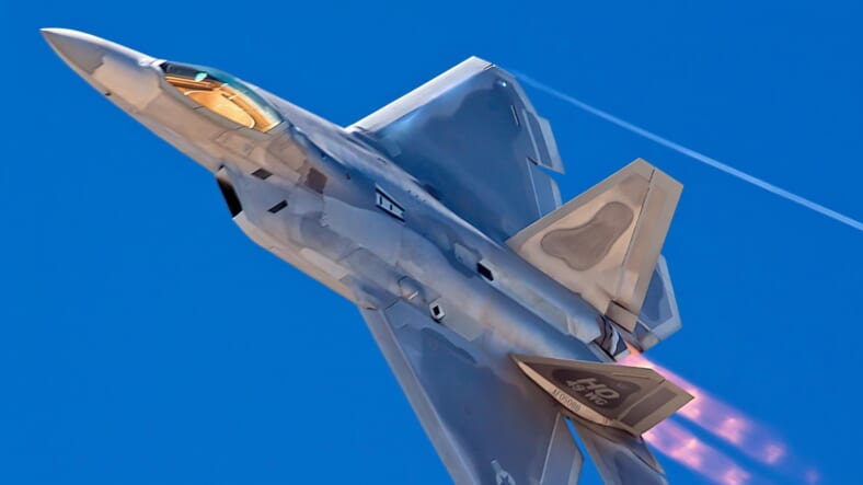 facebook-Linked_Image___Lockheed Martin F22 Raptor7