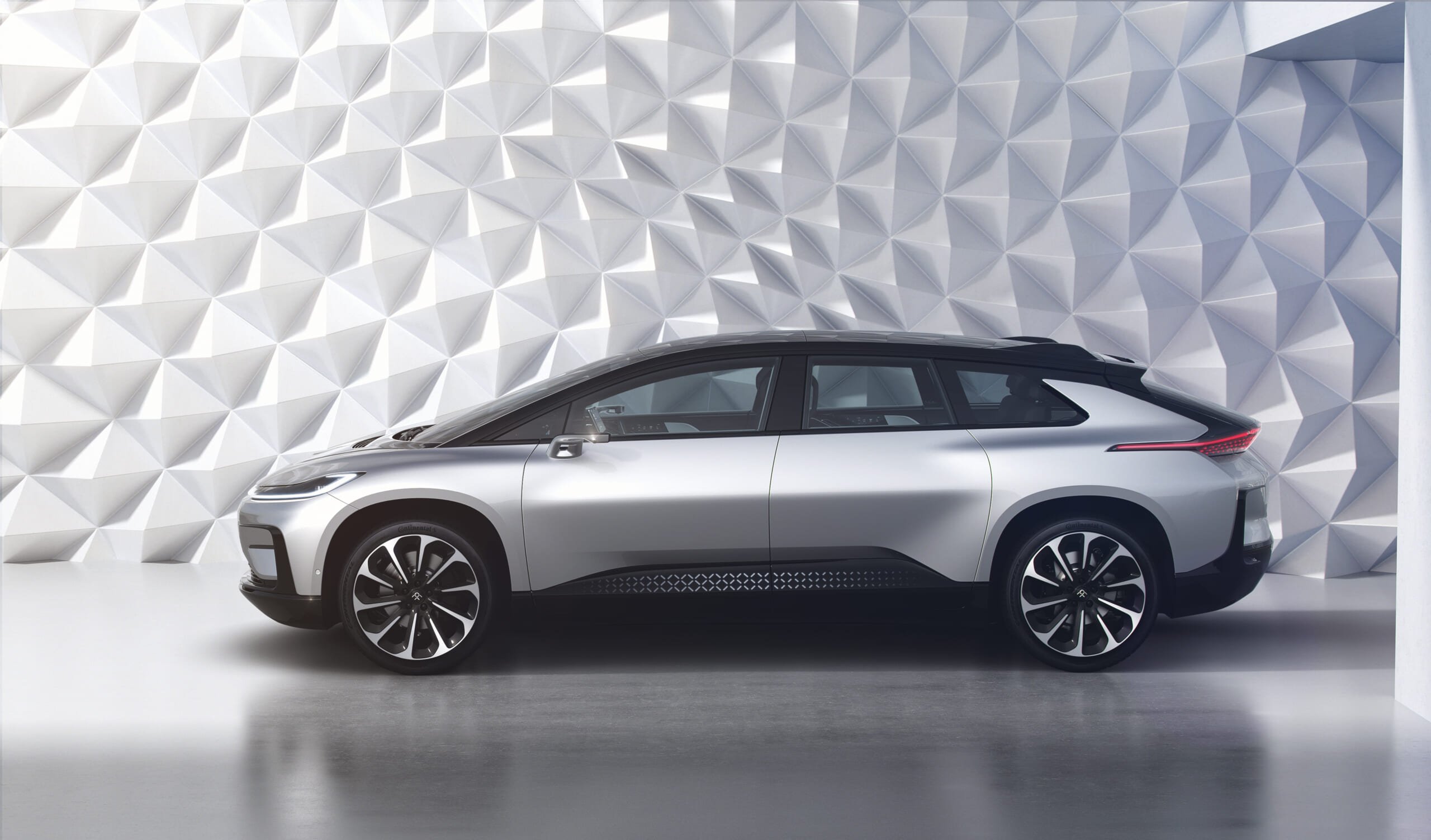 FF91_VAlgorithmicWall_00003.jpg Faraday Future FF 91