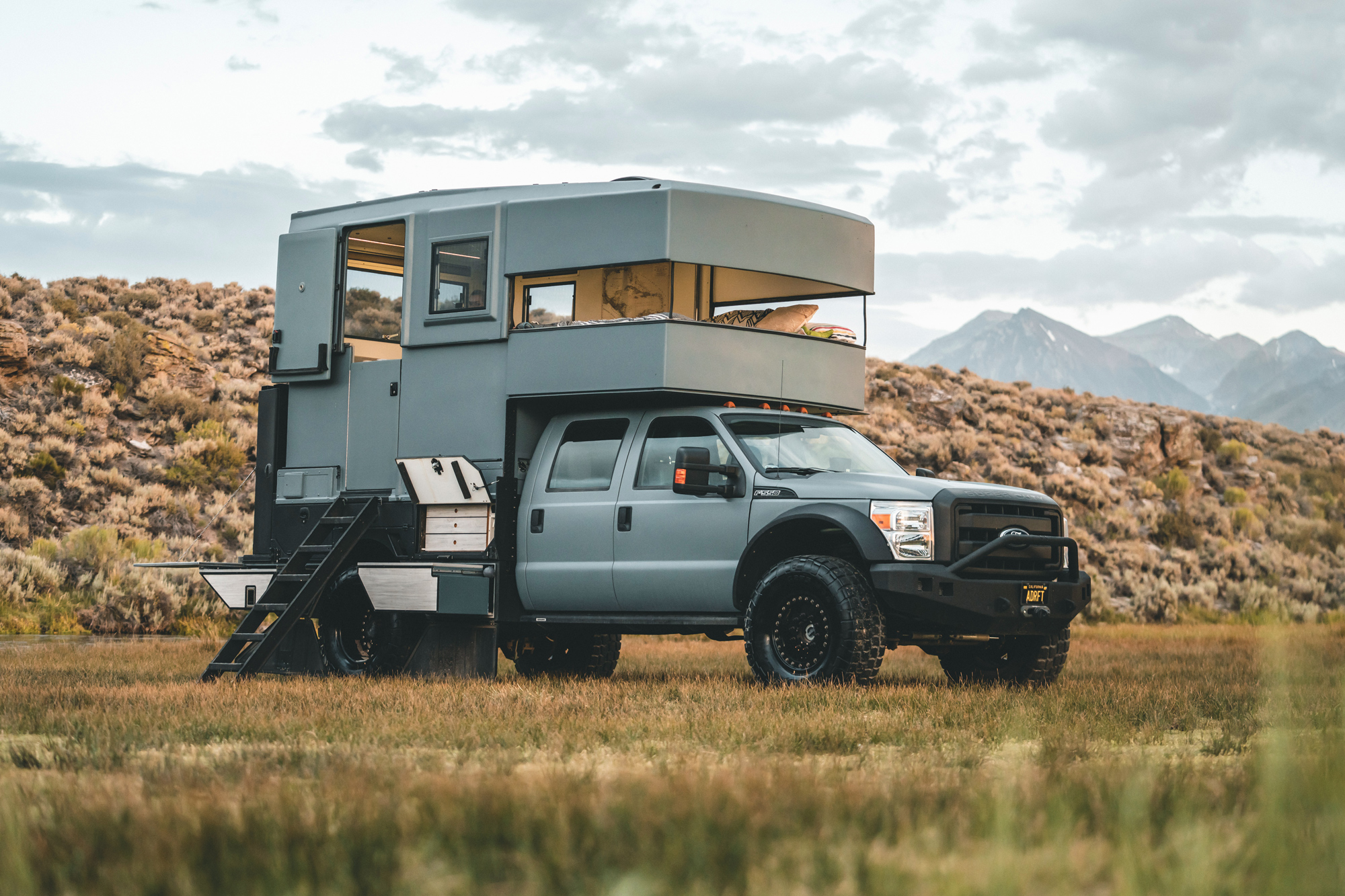 Ford F-550 Full Customer Camper (2)
