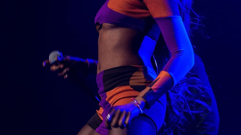 np121715_Azealia_Boob.jpg
