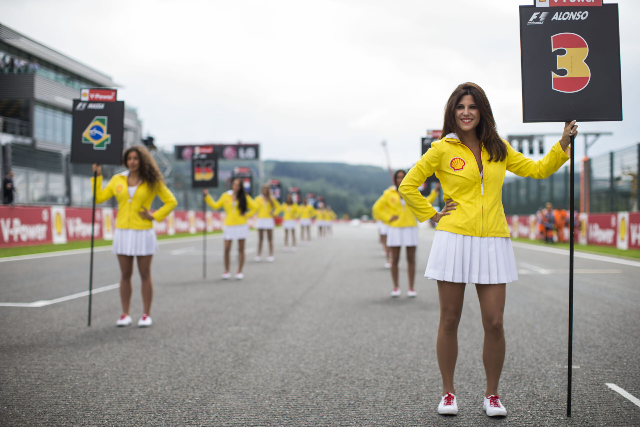 Formula 1s Sexy Grid Girls Trackside Models Have Been Banned Due To