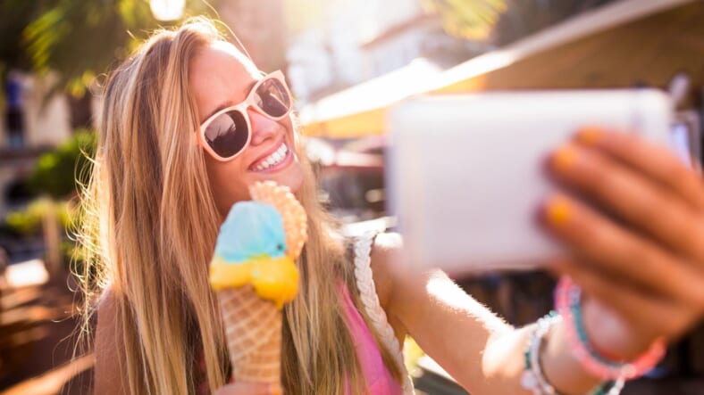 ice cream selfie promo
