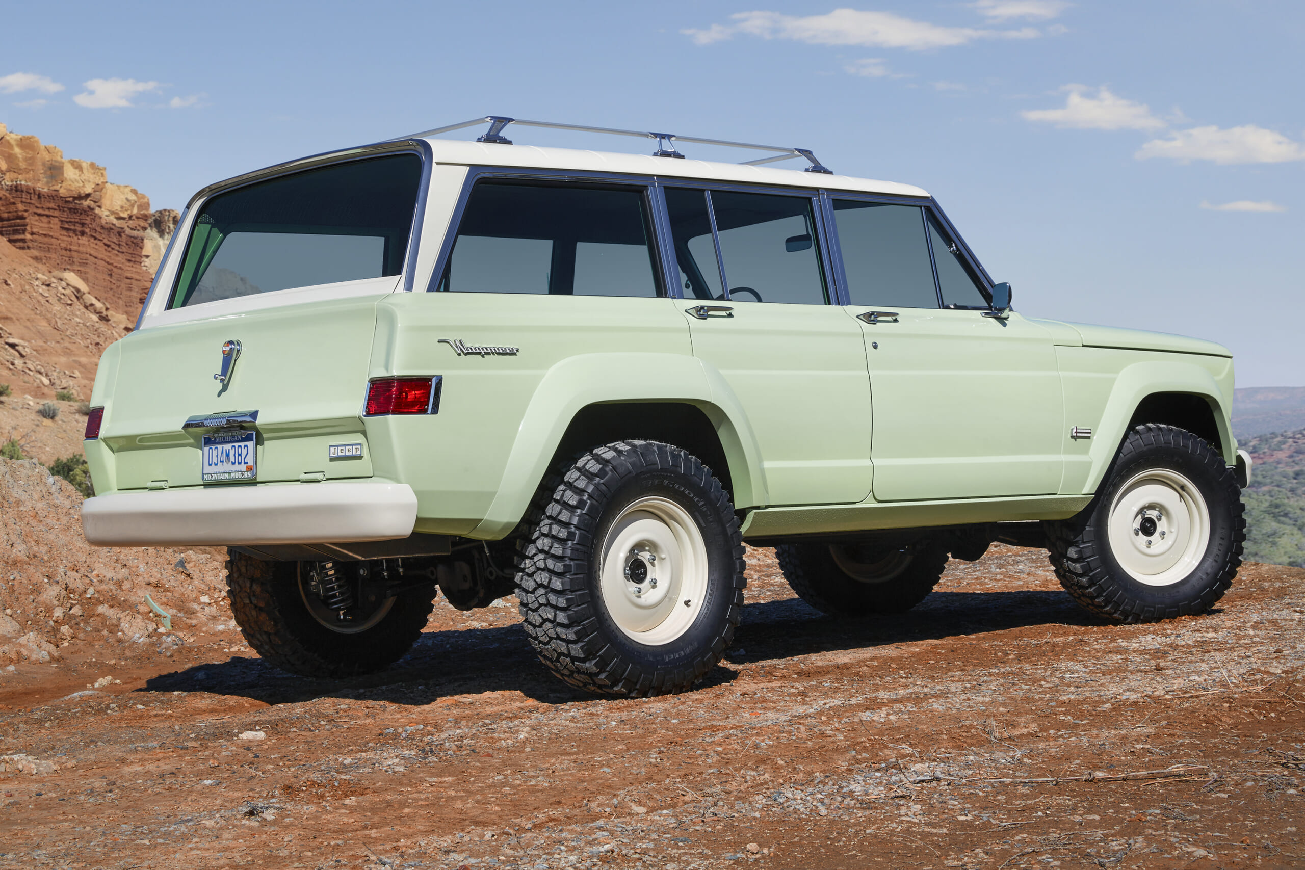 Jeep Wagoneer Roadtrip concept rear