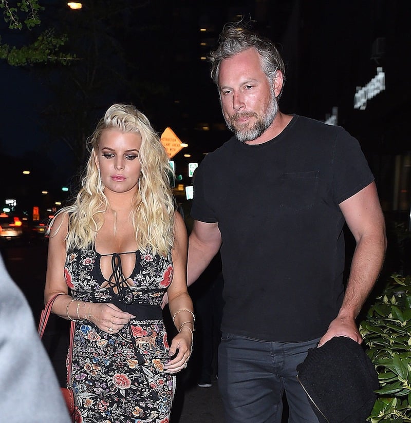jessica-simpson-cleavage-2