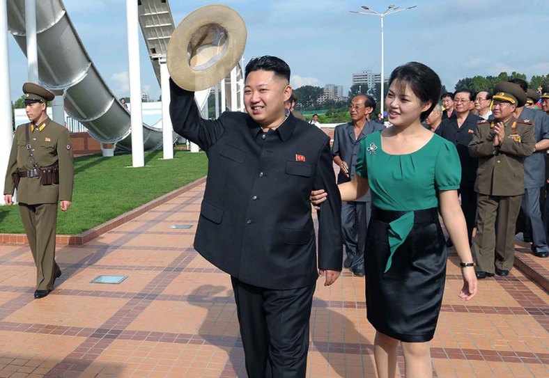 Kim Jong Un AP waving
