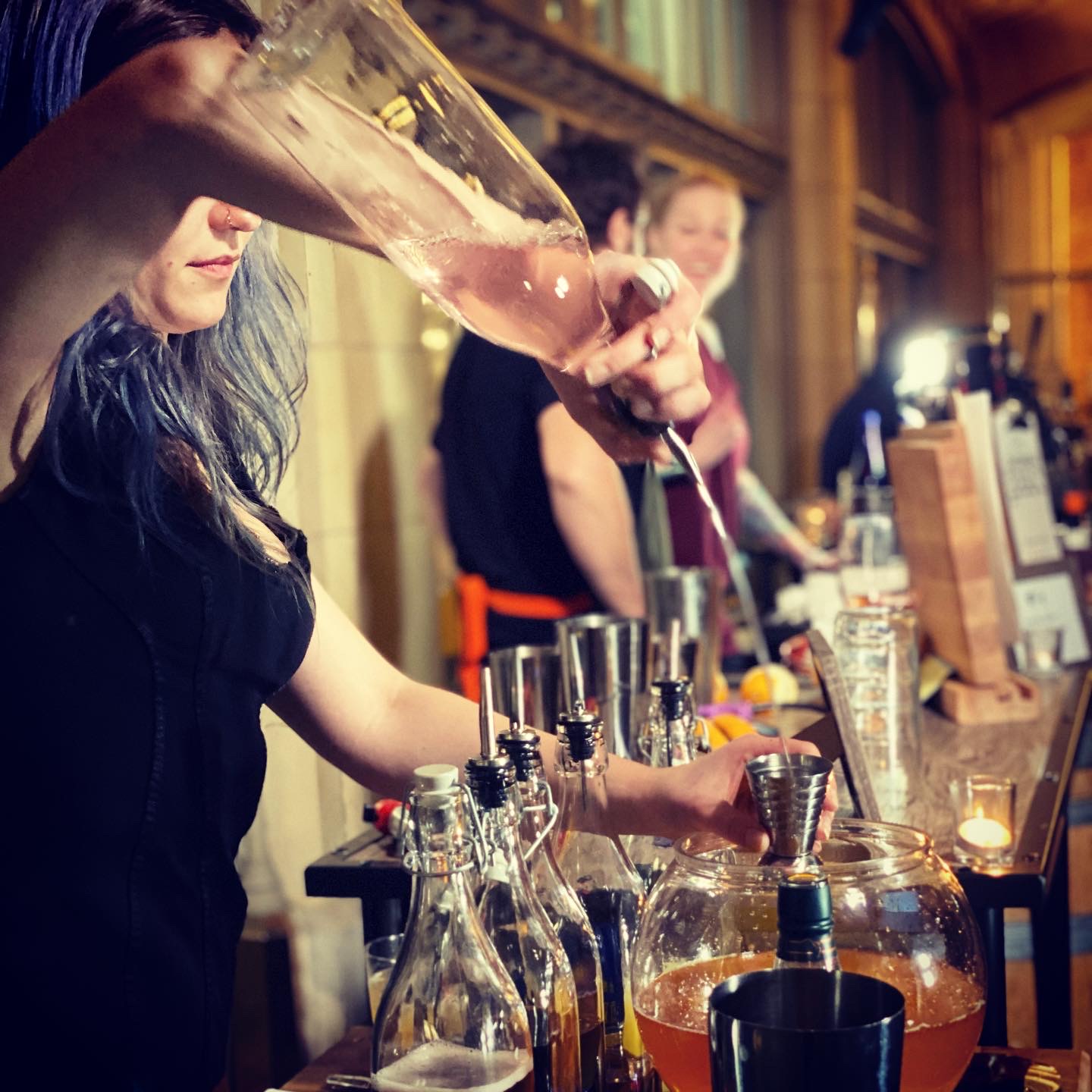 kim_barkeep_winning_pour