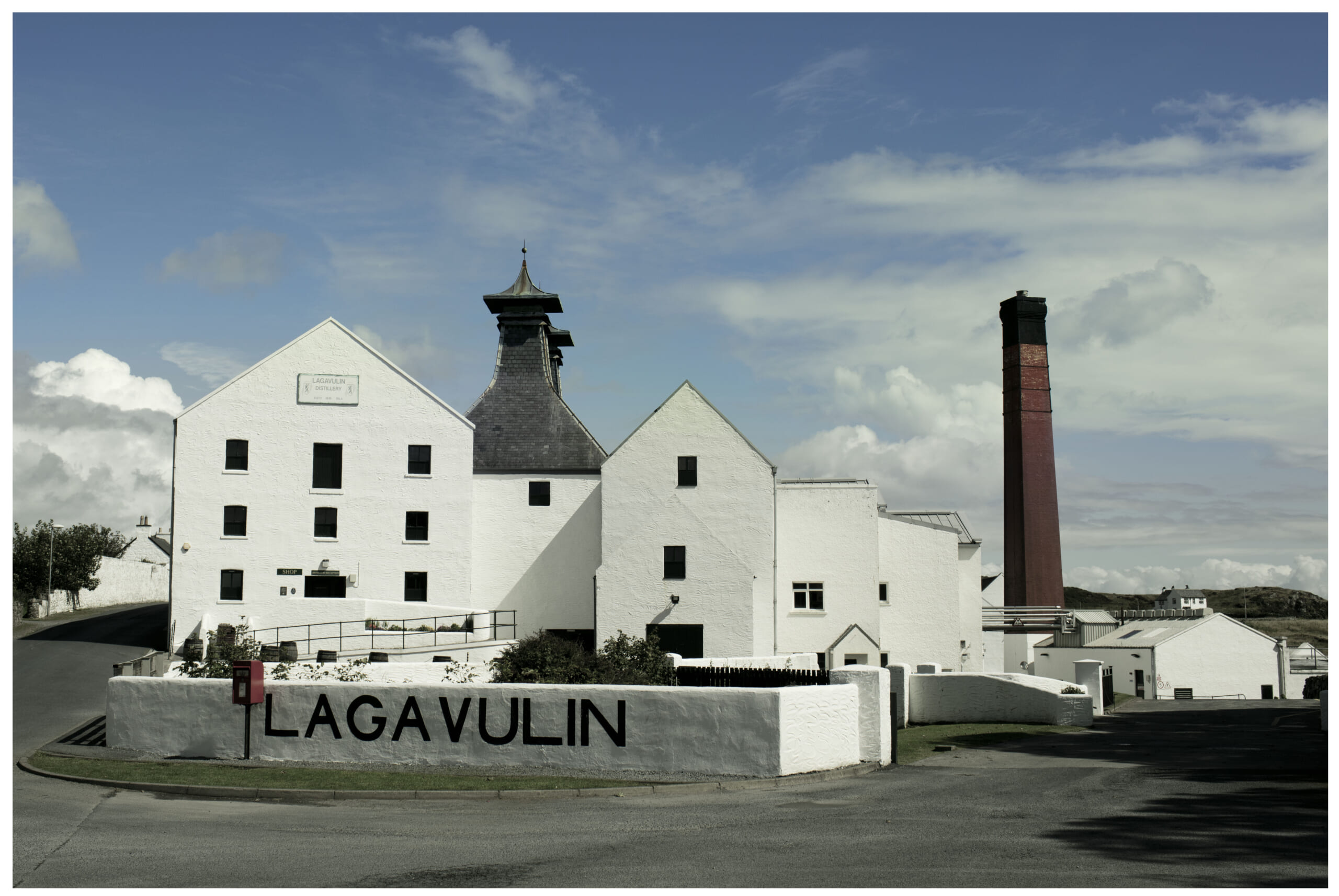 Lagavulin Distillery_2.jpg