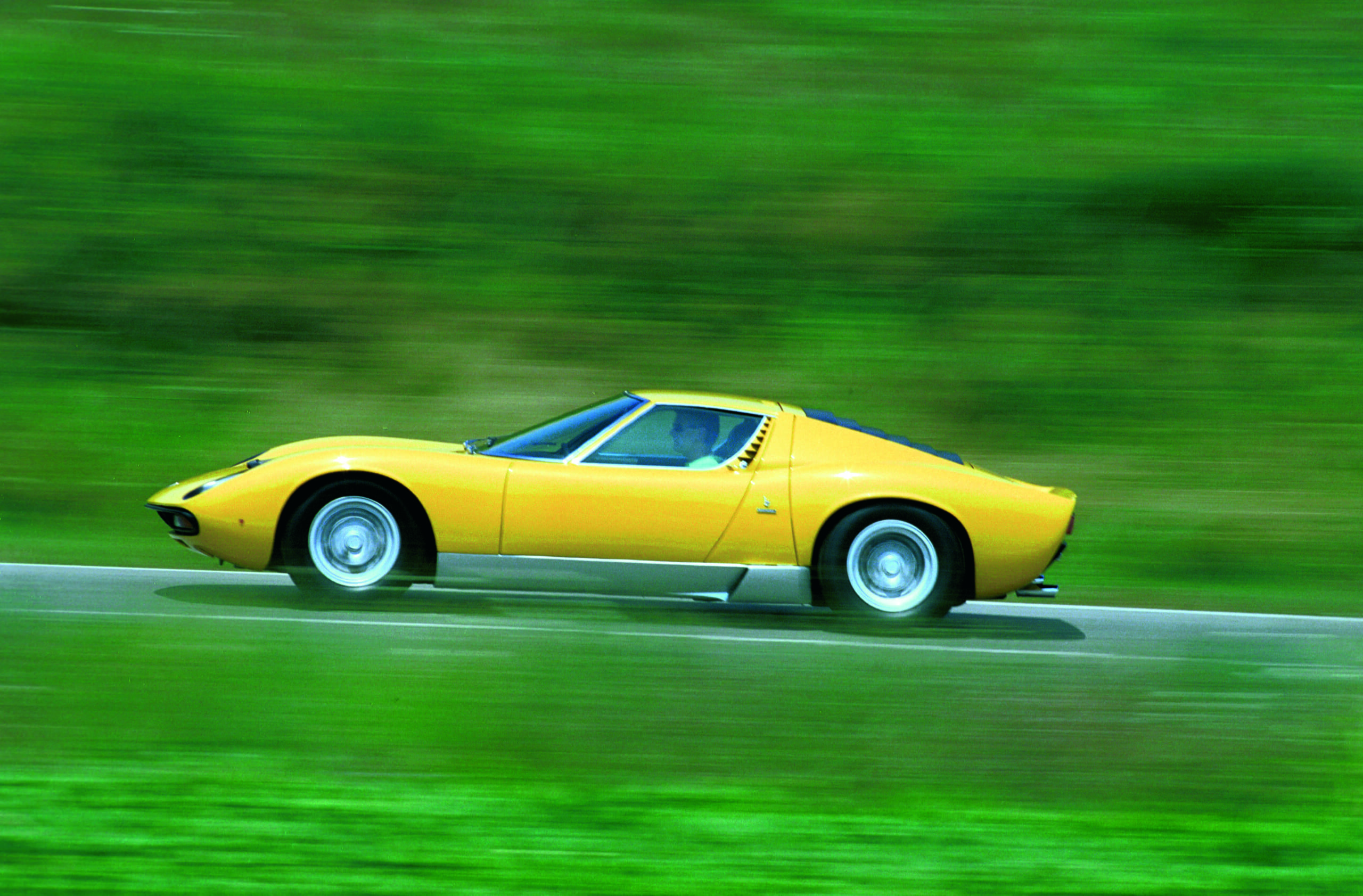 Lamborghi Miura yellow.jpg
