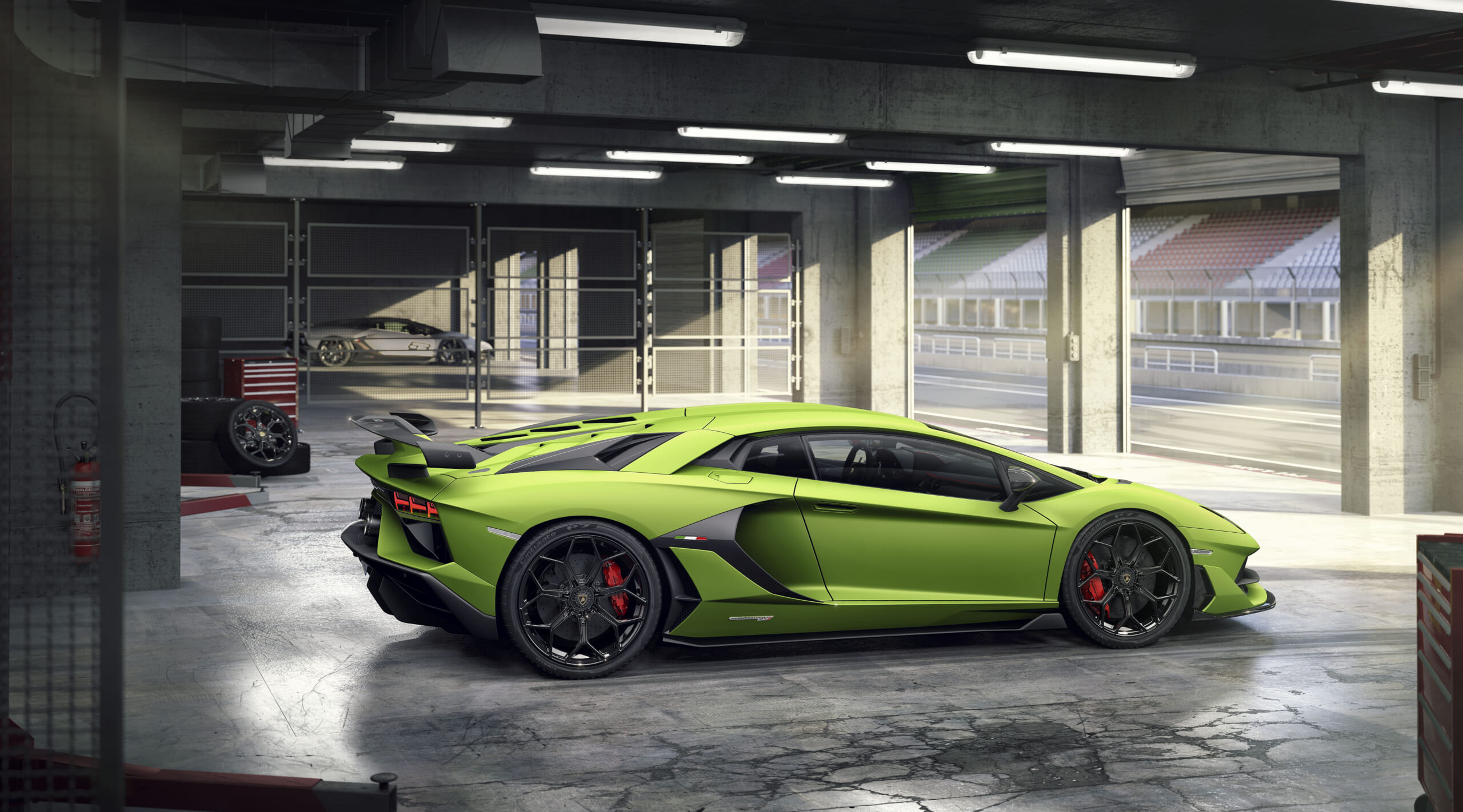 Lamborghini Aventador SVR8