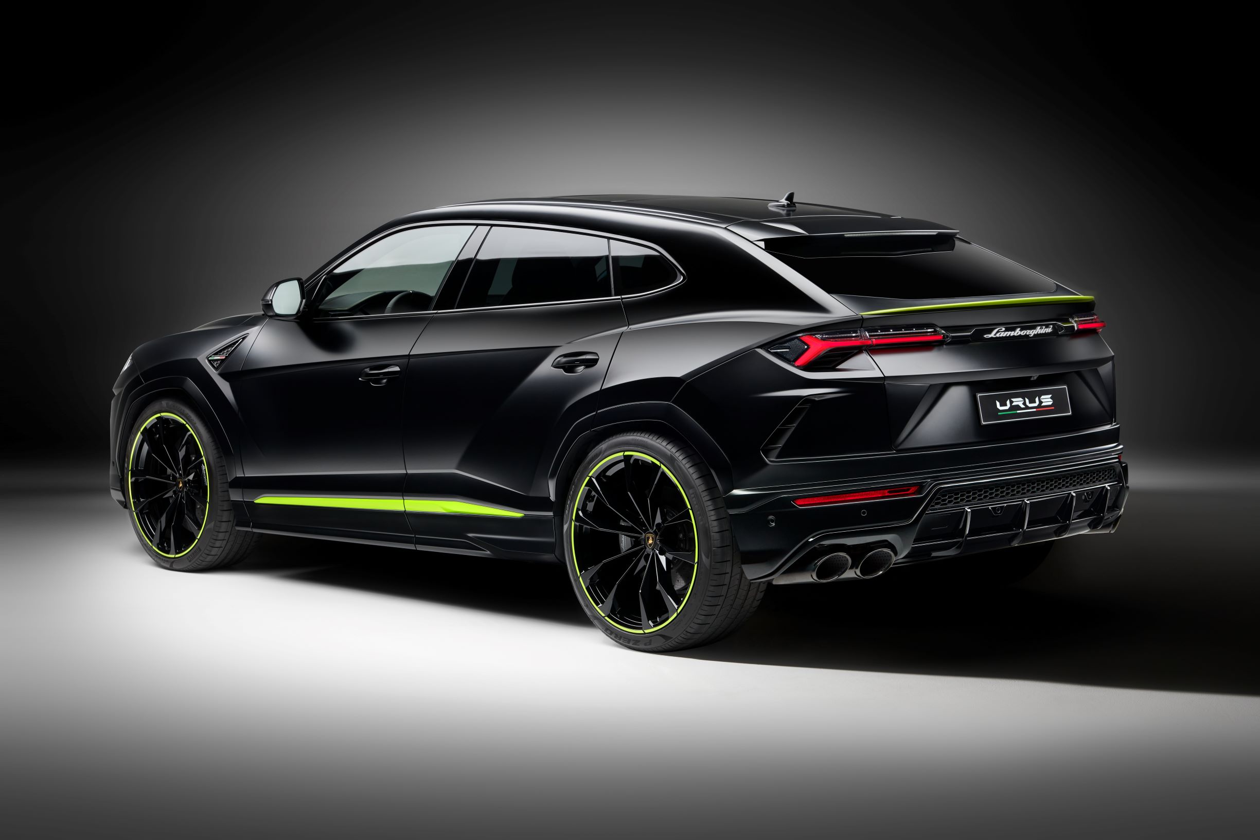 Lamborghini Urus Graphite (3)